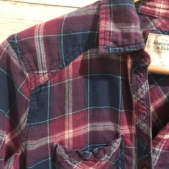 Abercrombie and Fitch Women’s Flannel Button-down - Picture 4 of 7